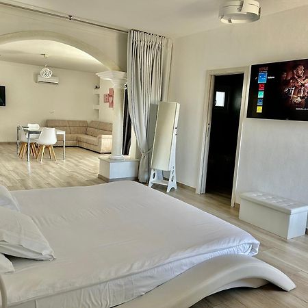 Guest House - La Bella Vita Орозеи Екстериор снимка