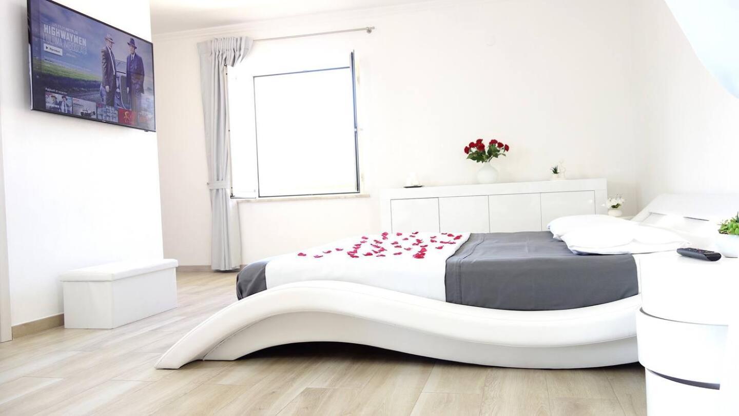 Guest House - La Bella Vita Орозеи Екстериор снимка