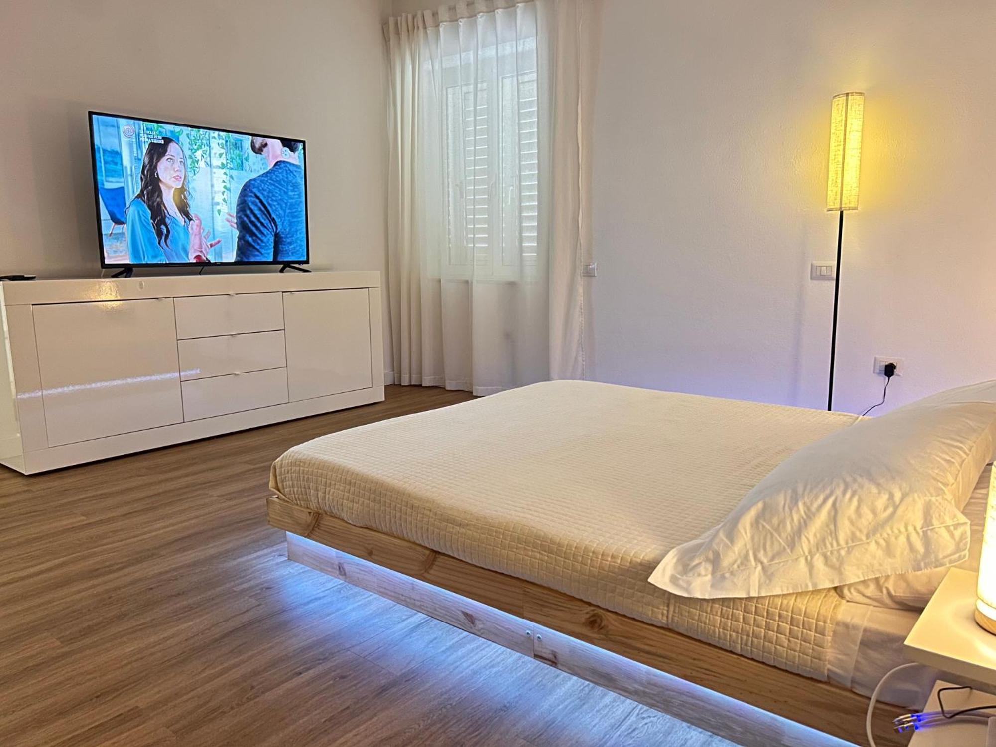 Guest House - La Bella Vita Орозеи Екстериор снимка